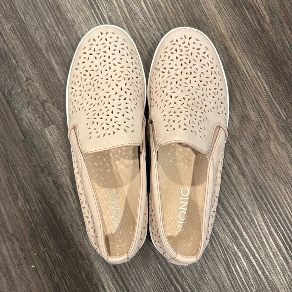 Vionic Women's Slip-On Perforated Loafers in Light Blush